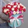 Кустовые розы в коробке Море радости  с доставкой в Пятигорске