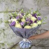 Нега Очаровательный букет из белых роз и эустомы с доставкой в Пятигорске