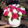 Чудесное послание Розы премиум в коробке с доставкой в Пятигорске