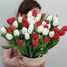 Корзина тюльпанов Радость с доставкой в Пятигорске