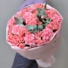 Розовый персик Букет роз и диантусов с доставкой в Пятигорске