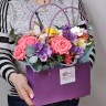 Весенние цветы Сумочка с фрезиями с доставкой в Пятигорске