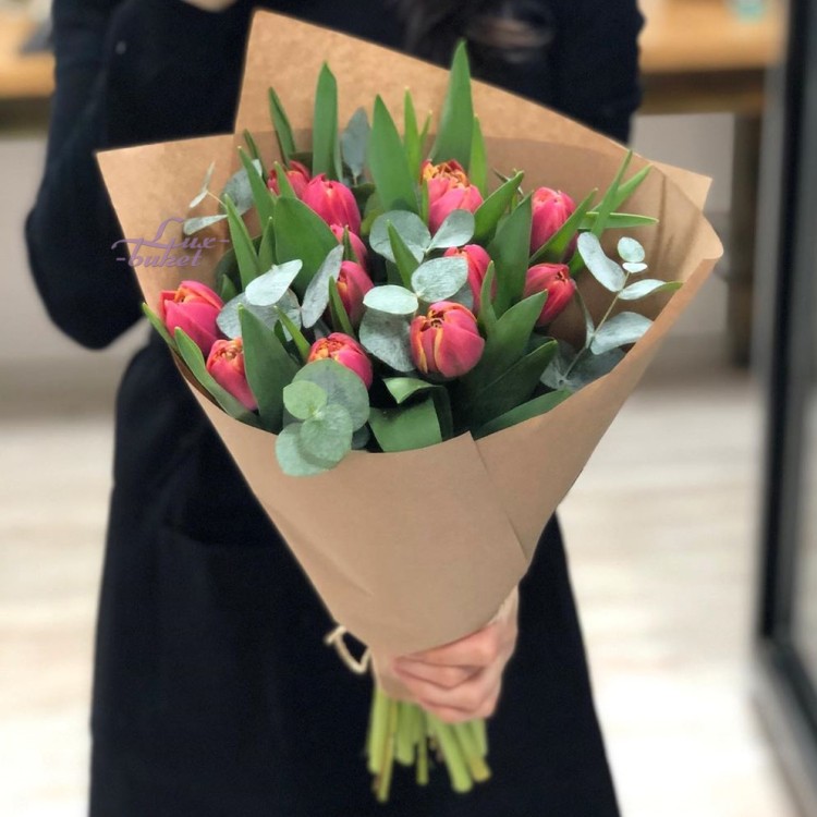 Весенний комплимент Букет тюльпанов с доставкой в Пятигорске